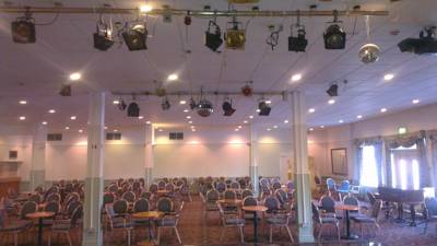 Imagen de los interiores del Hotel Sand Bay Holiday Village. Foto 4