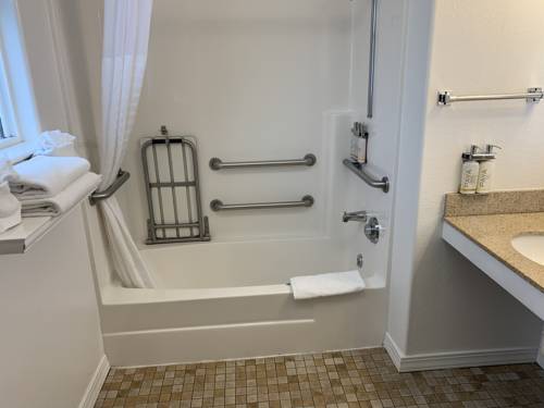 Imagen de la habitación del Hotel Sand Castle Inn, Monterey. Foto 5