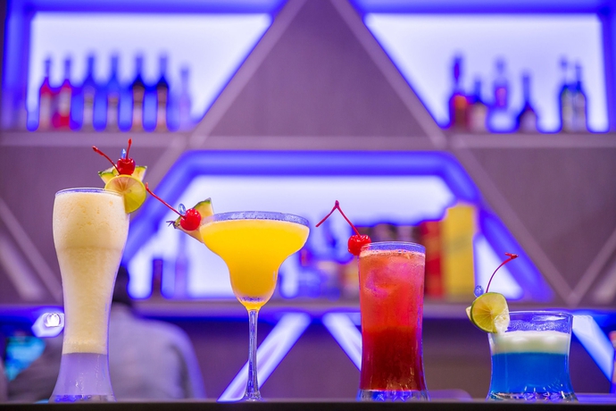 Imagen de la piscina del Hotel Sand Dunes Chaolao Beach Resort. Foto 16