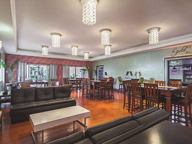 Imagen de los interiores del Hotel Sand Rose Beach Resort. Foto 19