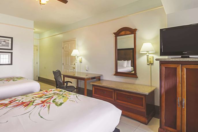Imagen de la habitación del Hotel Sand Rose Beach Resort. Foto 16