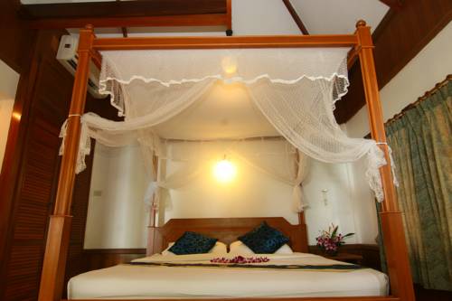 Imagen de la habitación del Hotel Sand Sea Beach Resort. Foto 6