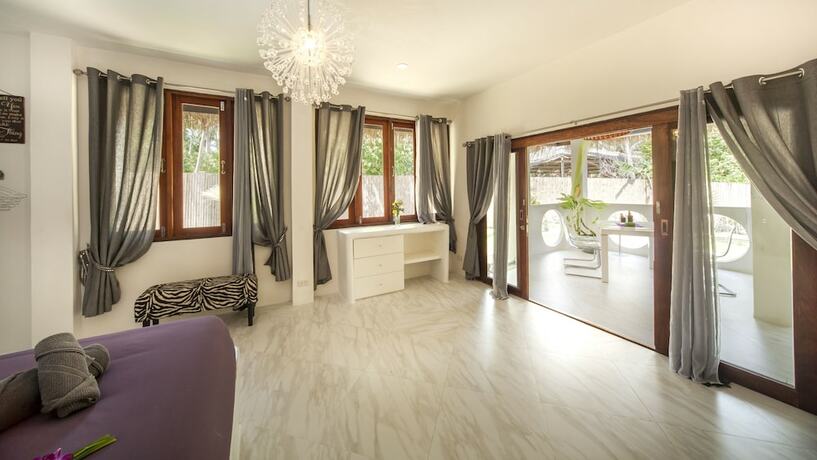 Imagen general del Hotel Sand Shine Villa. Foto 2