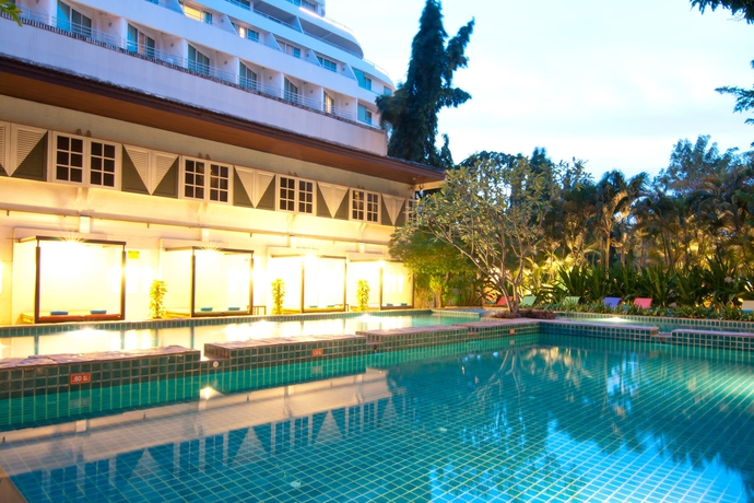 Imagen de la piscina del Hotel Sandalay Resort Pattaya. Foto 15