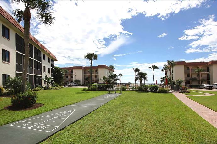 Imagen general del Hotel Sandalfoot Beachfront Condominium. Foto 4