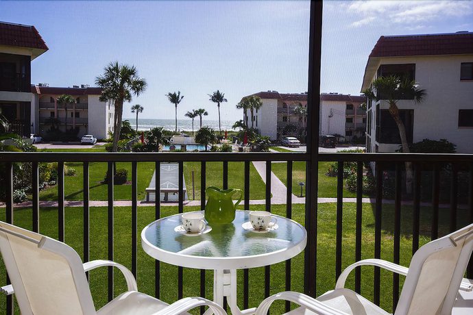 Imagen de la habitación del Hotel Sandalfoot Beachfront Condominium. Foto 11