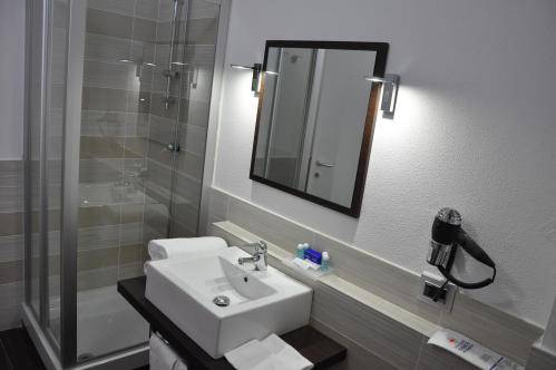 Imagen de la habitación del Hotel Sandalia. Foto 5