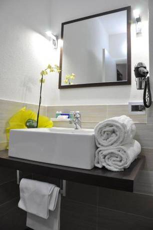 Imagen de la habitación del Hotel Sandalia. Foto 16