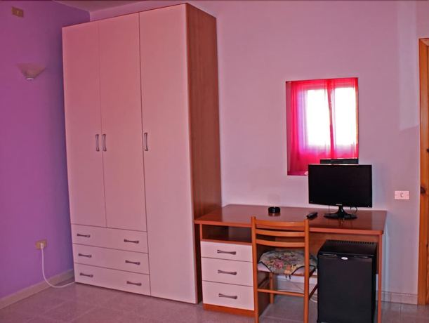 Imagen de la habitación del Hotel Sandalion. Foto 12