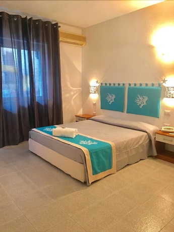 Imagen de la habitación del Hotel Sandalion. Foto 13