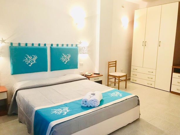 Imagen de la habitación del Hotel Sandalion. Foto 18
