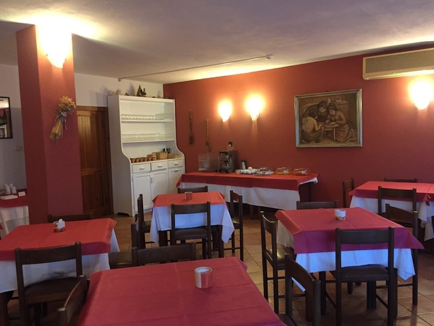Imagen del bar/restaurante del Hotel Sandalion. Foto 4