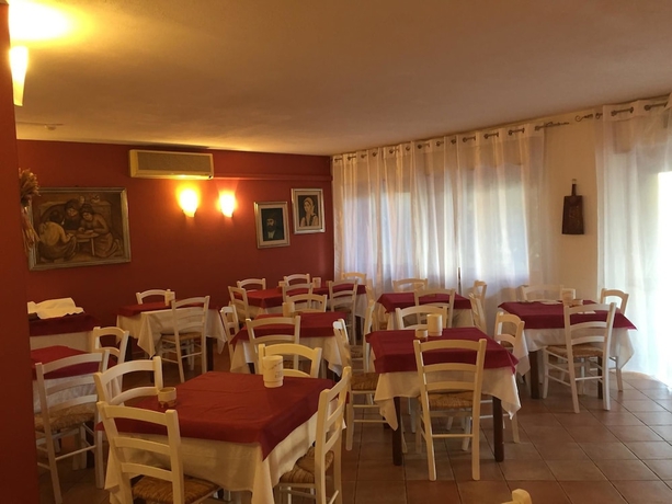 Imagen del bar/restaurante del Hotel Sandalion. Foto 6