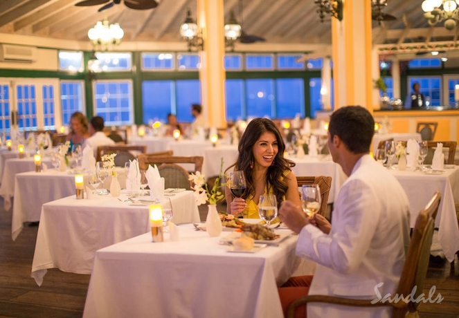 Imagen del bar/restaurante del Hotel Sandals Halcyon - All Inclusive Couples Only. Foto 2