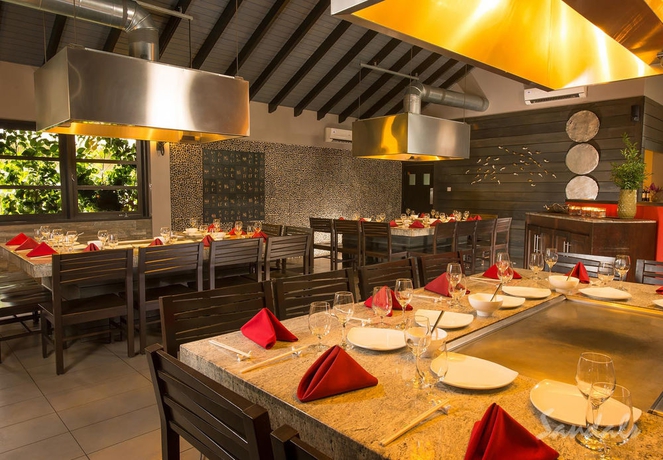 Imagen del bar/restaurante del Hotel Sandals Halcyon - All Inclusive Couples Only. Foto 3