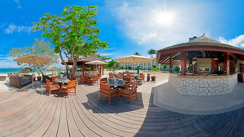Imagen del bar/restaurante del Hotel Sandals Montego Bay - All Inclusive Couples Only. Foto 2