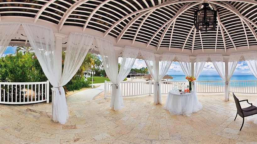Imagen de los exteriores del Hotel Sandals Negril - All Inclusive Couples Only. Foto 5