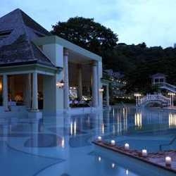 Imagen de la piscina del Hotel Sandals Regency La Toc. Foto 5