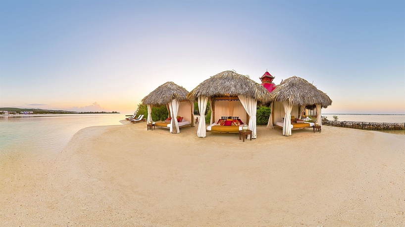 Imagen de los exteriores del Hotel Sandals Royal Caribbean - All Inclusive Couples Only. Foto 12