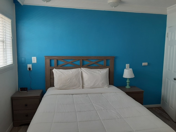 Imagen de la habitación del Hotel Sandalwood Beach Resort. Foto 2