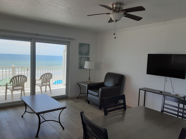 Imagen de la habitación del Hotel Sandalwood Beach Resort. Foto 7