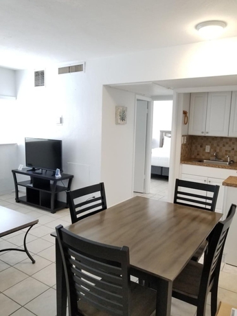 Imagen de la habitación del Hotel Sandalwood Beach Resort. Foto 19