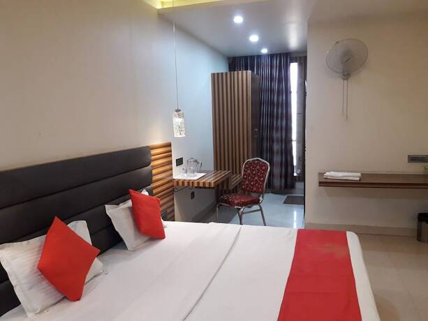 Imagen de la habitación del Hotel Sandalwood, Bhopal. Foto 20