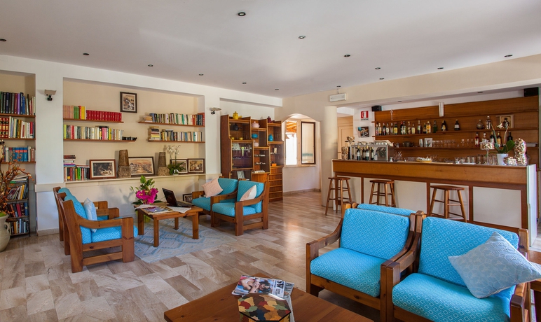 Imagen del bar/restaurante del Hotel Sandalyon. Foto 2