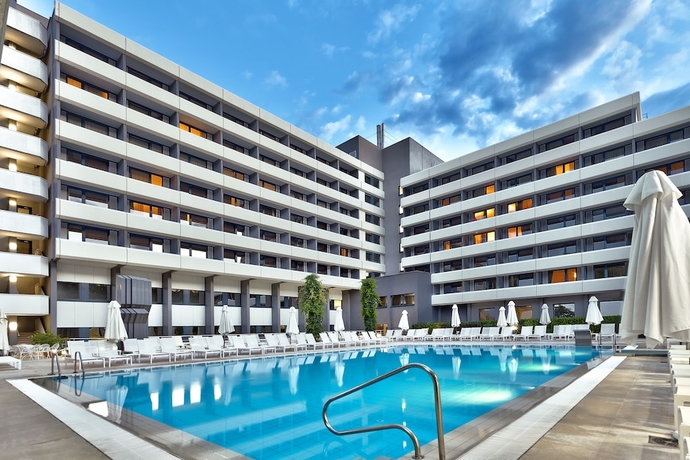 Imagen de la piscina del Hotel Sandanski Interhotel. Foto 17