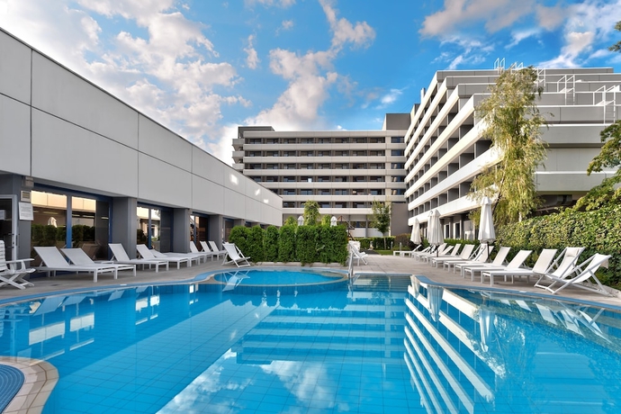 Imagen de la piscina del Hotel Sandanski Interhotel. Foto 18