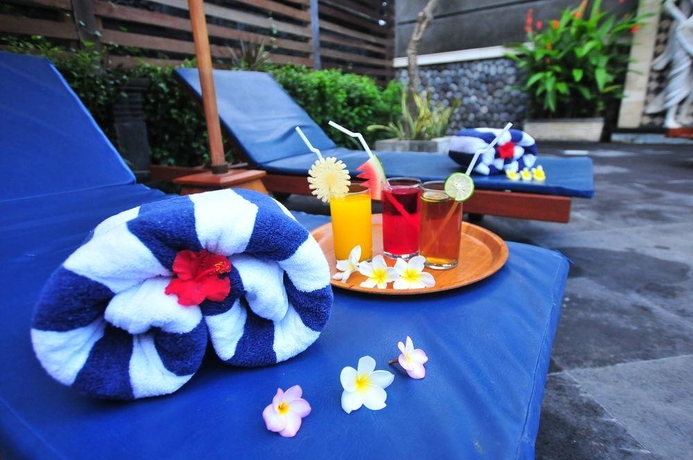 Imagen de los exteriores del Hotel Sandat Legian. Foto 8