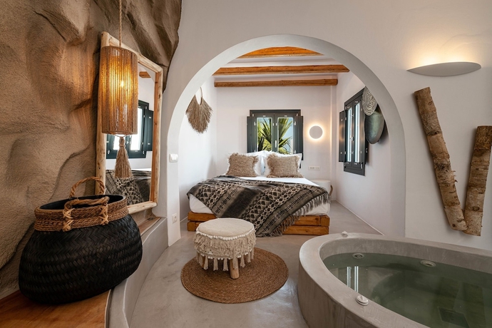 Imagen de la habitación del Hotel Sandaya Luxury Suites. Foto 2