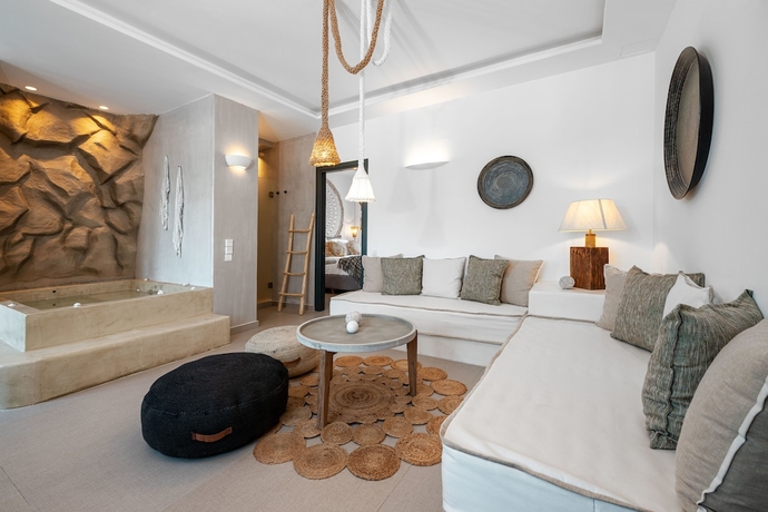 Imagen de la habitación del Hotel Sandaya Luxury Suites. Foto 4