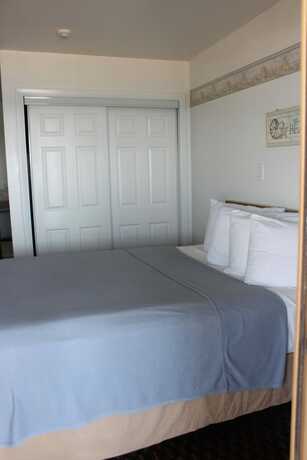 Imagen de la habitación del Hotel Sandcastle Beachfront Inn. Foto 10