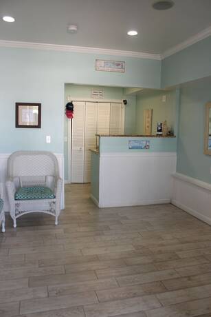Imagen general del Hotel Sandcastle Beachfront Inn. Foto 1