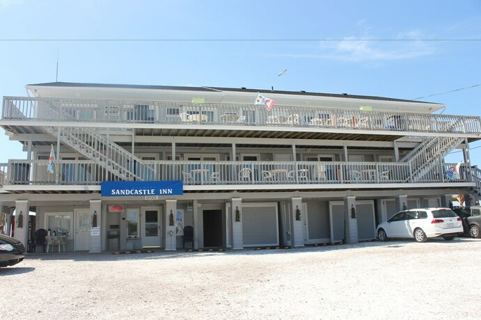 Imagen general del Hotel Sandcastle Beachfront Inn. Foto 9