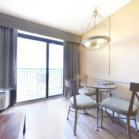 Imagen de la habitación del Hotel Sandcastle Oceanfront Resort South Beach. Foto 9