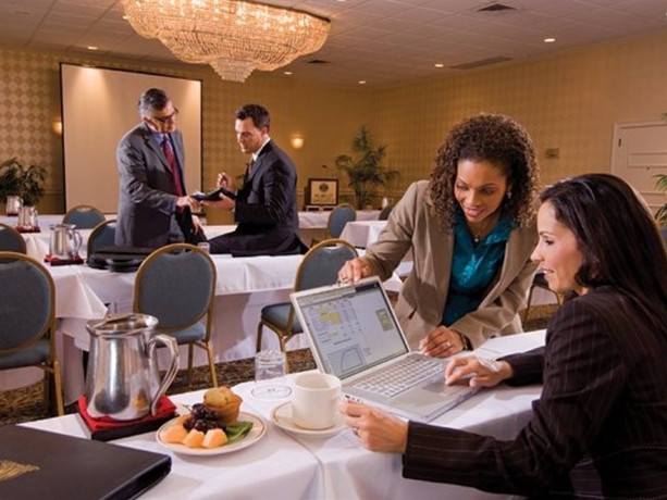 Imagen general del Hotel Sandcastle Resort At Lido Beach. Foto 8