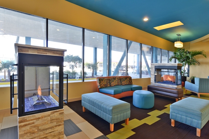 Imagen de los interiores del Hotel Sandcastle Resort On The Beach. Foto 18