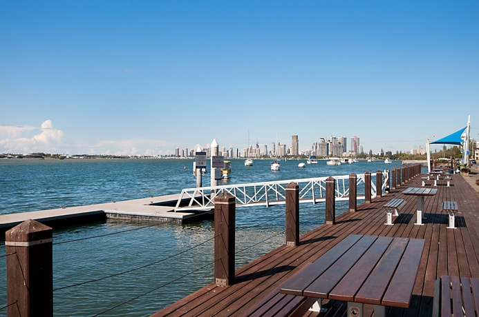 Imagen de los exteriores del Hotel Sandcastles On The Broadwater. Foto 8