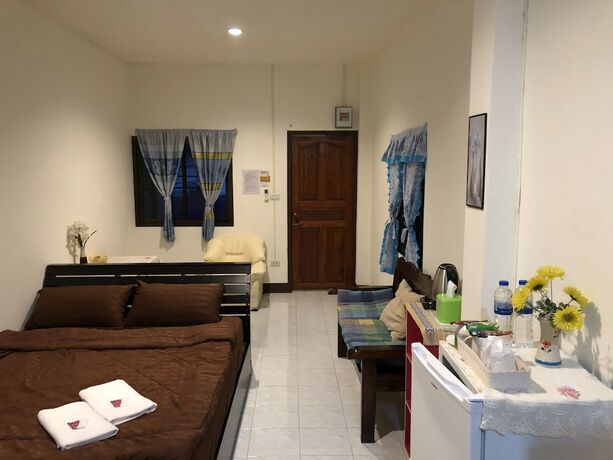 Imagen de la habitación del Hotel Sandee Place Chomthong. Foto 25