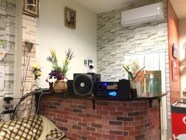 Imagen de los interiores del Hotel Sandee Place Chomthong. Foto 38