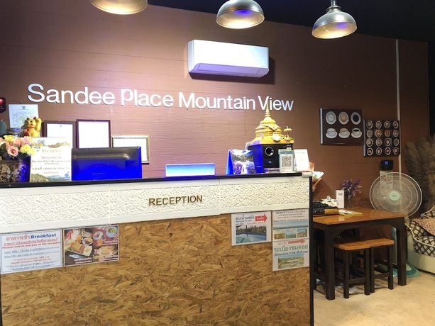 Imagen de los interiores del Hotel Sandee Place Mountain View Chomthong. Foto 18