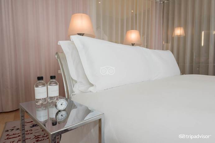 Imagen de la habitación del Hotel Sanderson. Foto 11