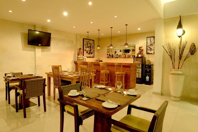 Imagen del bar/restaurante del Hotel Sandi Agung Villa. Foto 4