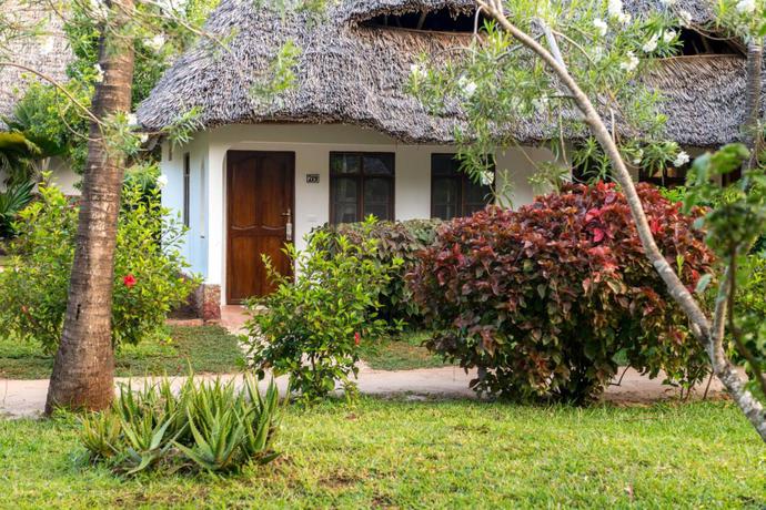 Imagen de los exteriores del Hotel Sandies Baobab Beach Zanzibar. Foto 10