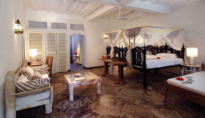 Imagen del bar/restaurante del Hotel Sandies Tropical Village. Foto 5