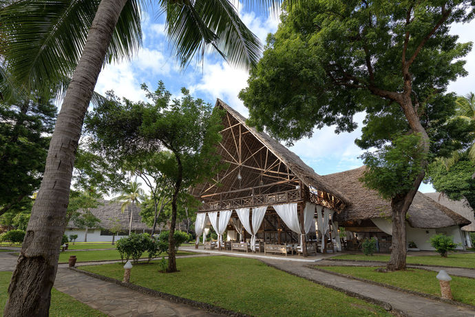 Imagen general del Hotel Sandies Tropical Village. Foto 4