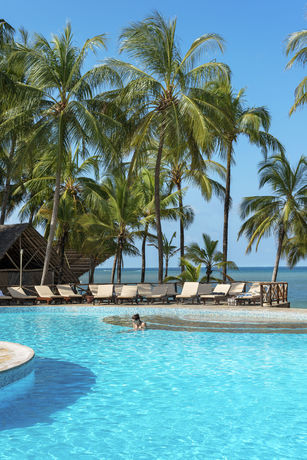 Imagen general del Hotel Sandies Tropical Village. Foto 2