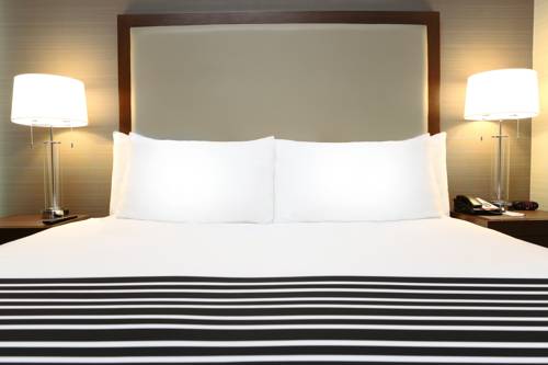 Imagen de la habitación del Hotel Sandman Abbotsford Airport. Foto 15